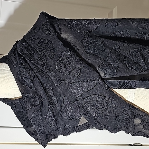 RIMA, large black scarf with fringe.  Fish design. 100% Terivoile. Machine wash. - Picture 2 of 8